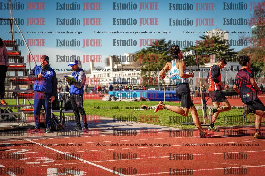 Fotos de los 800 m llanos de varones