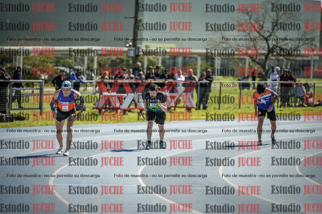 Fotos de los 800 m llanos de varones