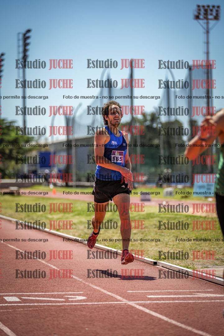 Fotos de los 800 m llanos de varones