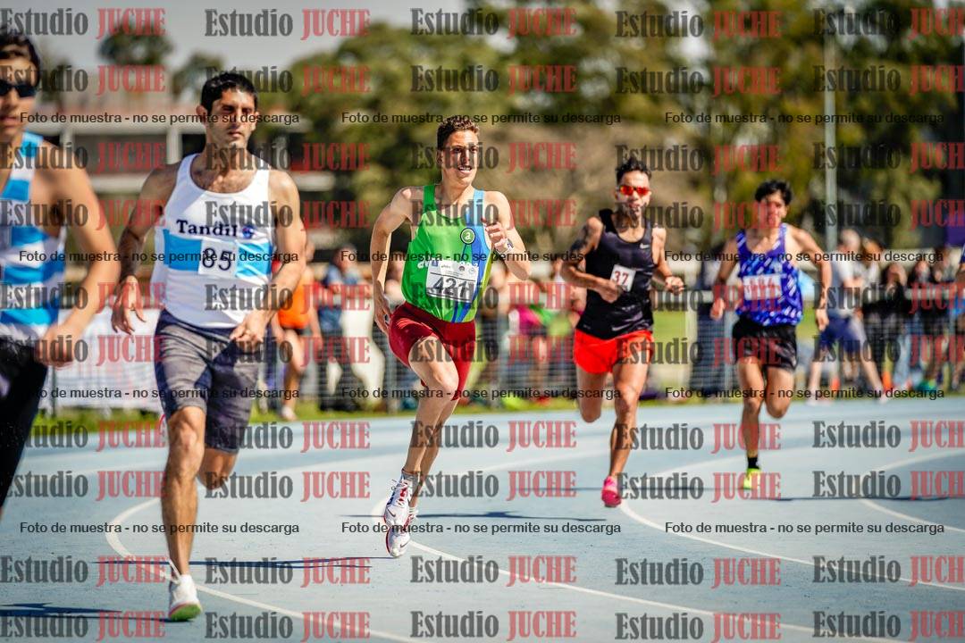 Fotos de los 800 m llanos de varones