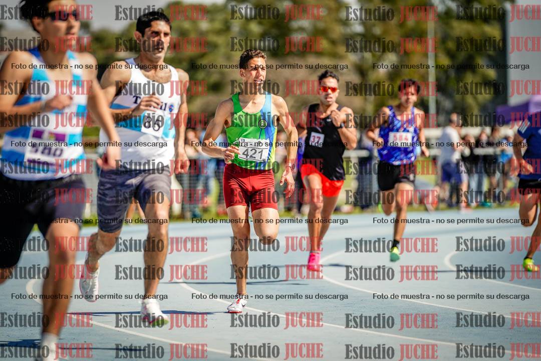 Fotos de los 800 m llanos de varones