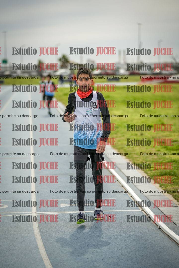 Fotos de los 800 m llanos de varones - U14
