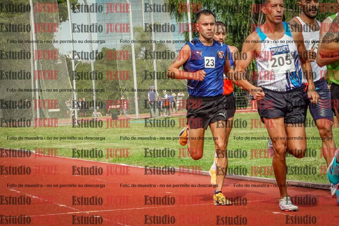 Fotos de los 3000 m llanos de varones