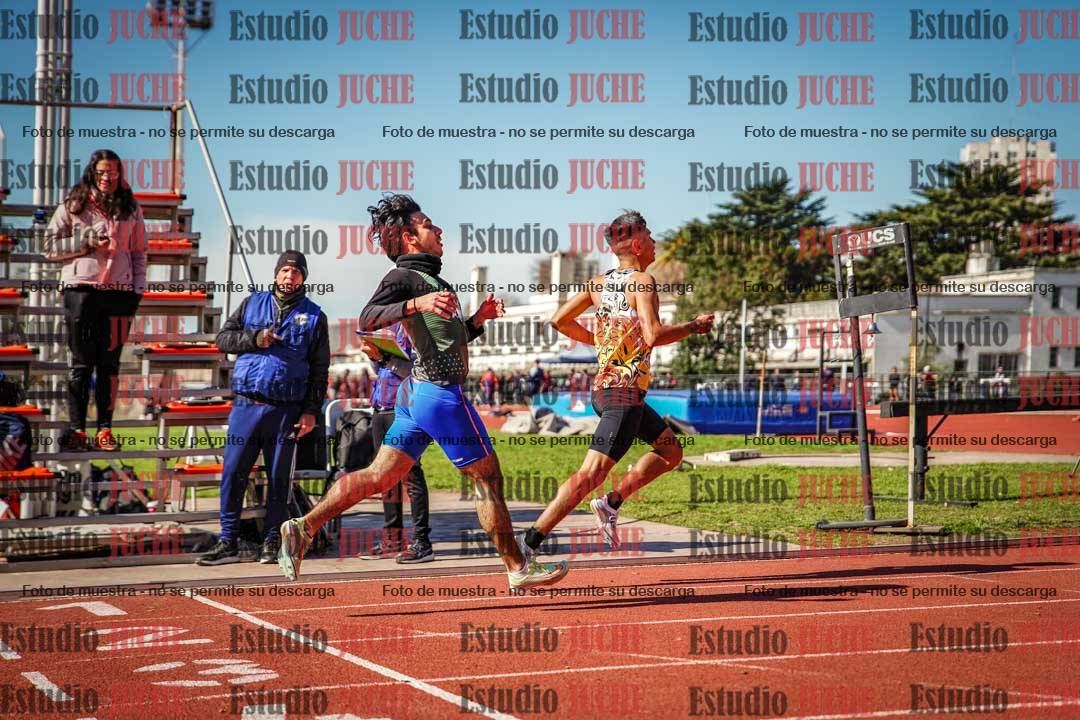 Fotos de los 800 m llanos de varones