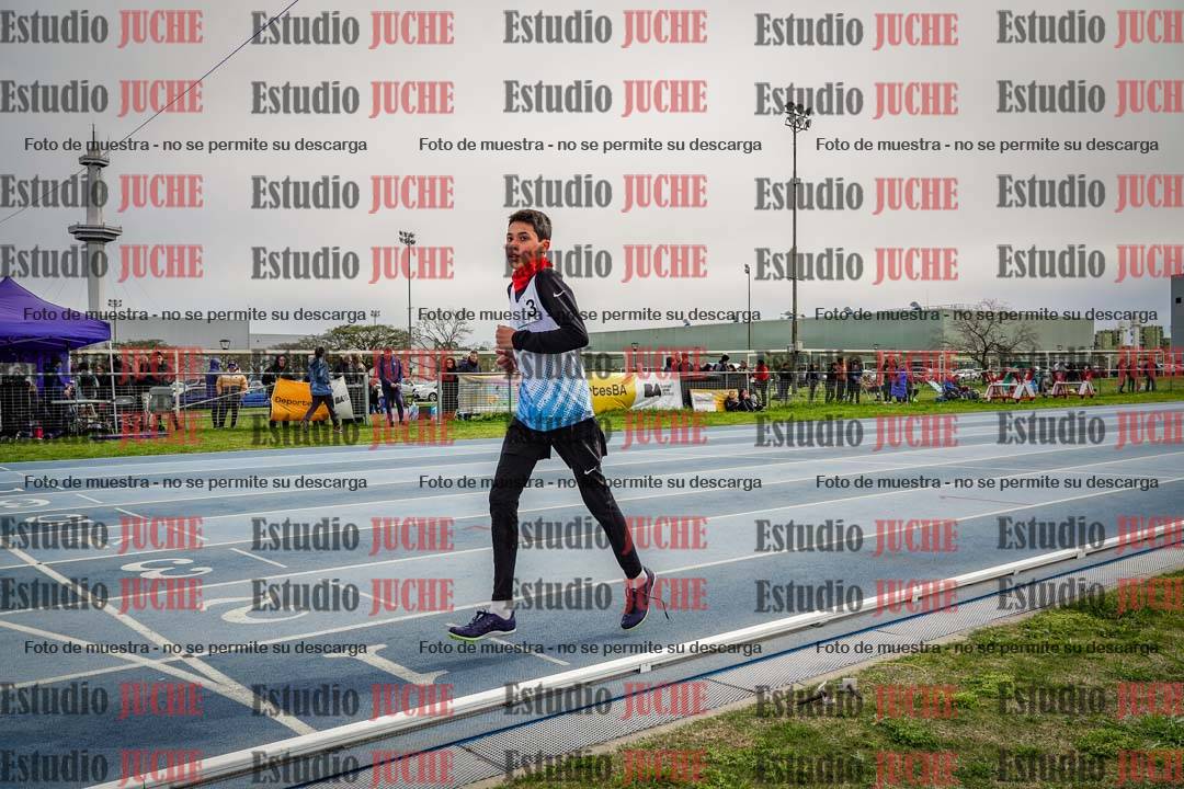 Fotos de los 800 m llanos de varones - U14