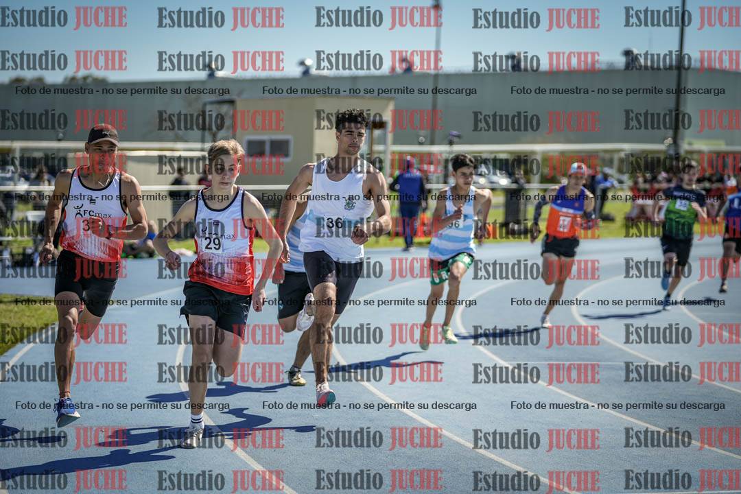Fotos de los 800 m llanos de varones