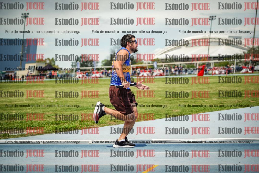 Fotos durante el transcurso de los relevos 20' para running teams - serie 1