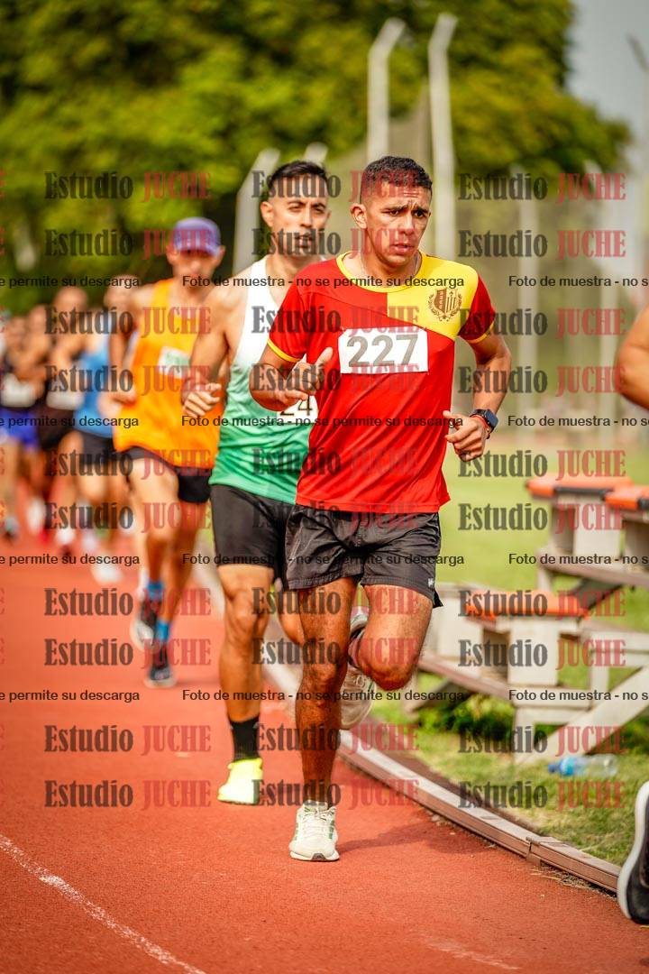 Fotos de los 3000 m llanos de varones