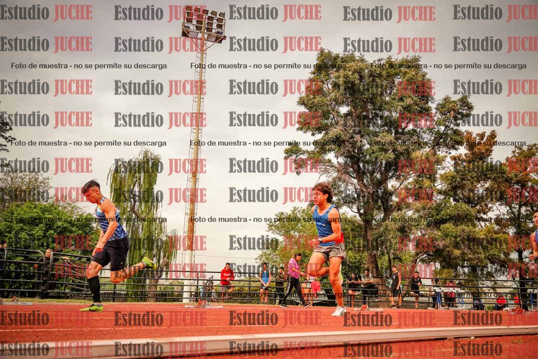 Fotos de los 200 m llanos de varones
