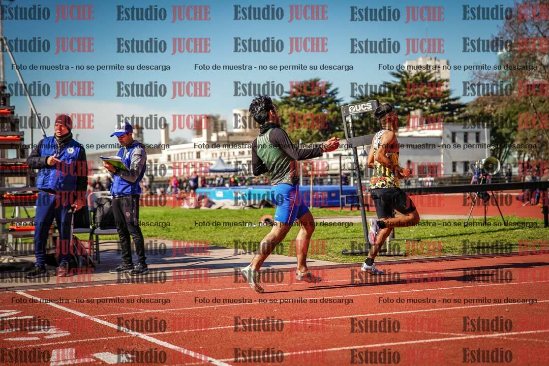 Fotos de los 800 m llanos de varones
