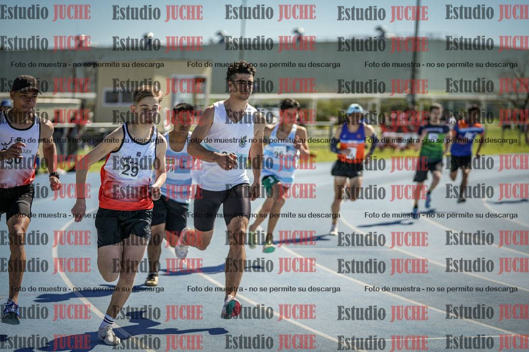 Fotos de los 800 m llanos de varones
