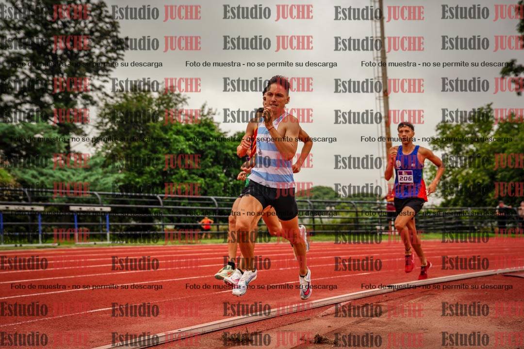 Fotos de los 800 m llanos de varones