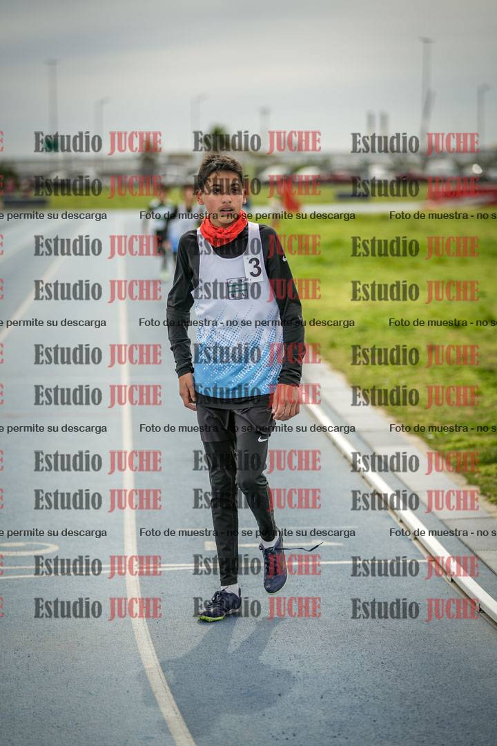 Fotos de los 800 m llanos de varones - U14