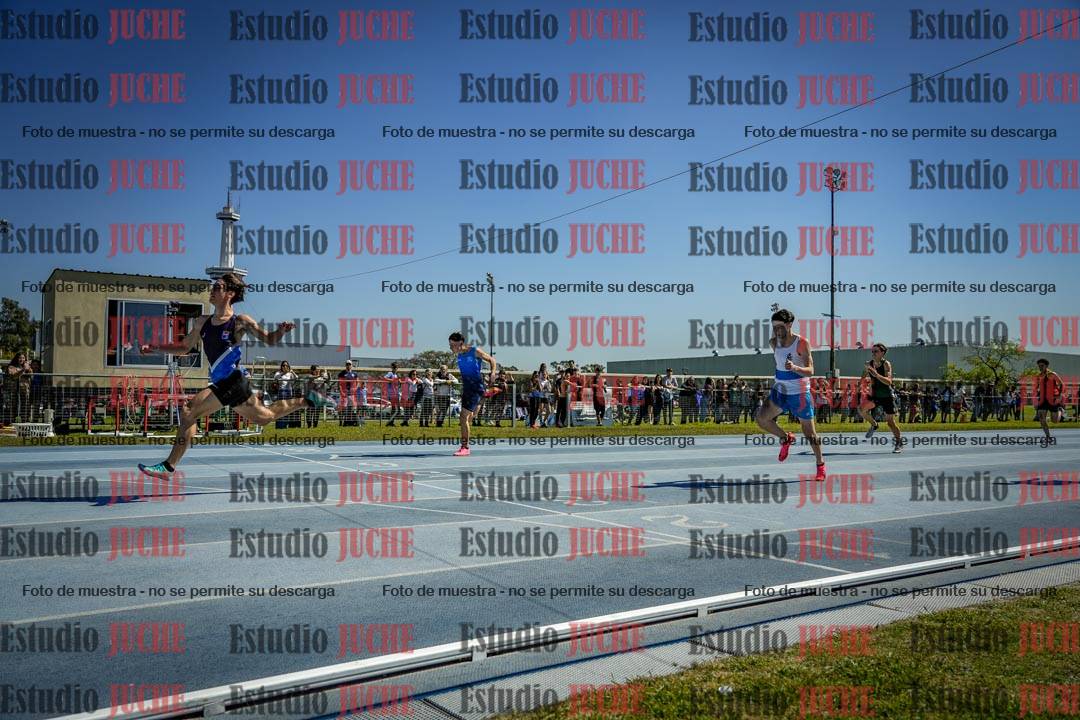 Fotos de los 100 m llanos de varones