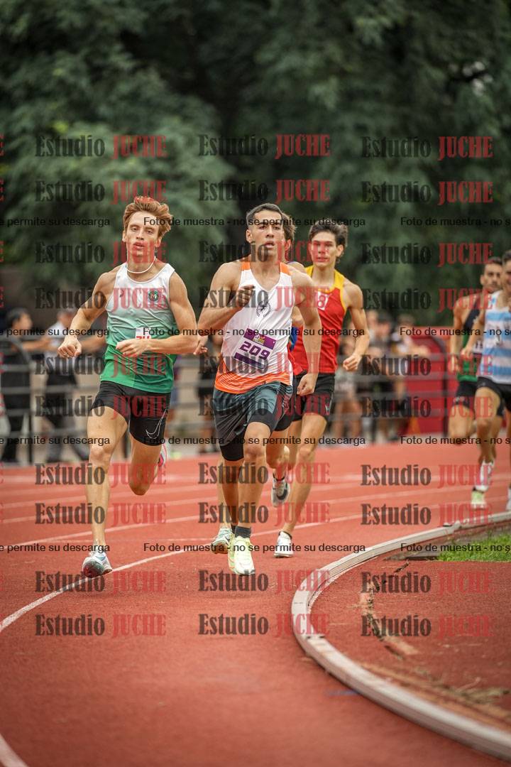 Fotos de los 800 m llanos de varones