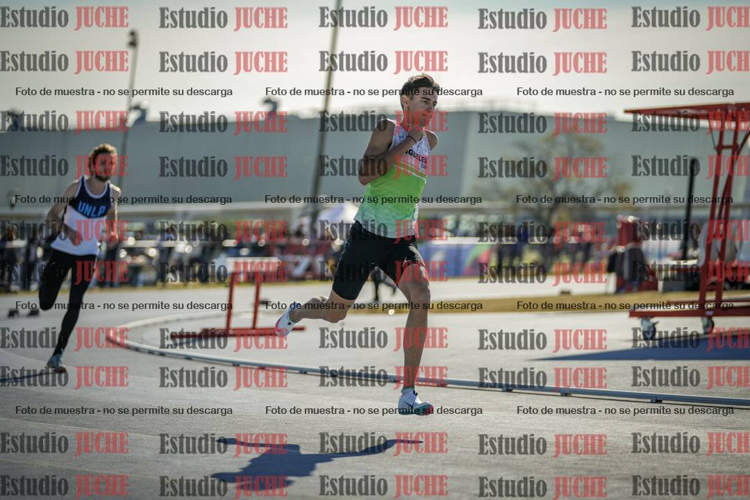 Fotos de los 400 m llanos de varones