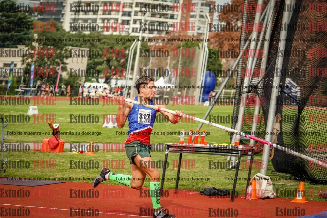 Fotos del salto con garrocha de varones