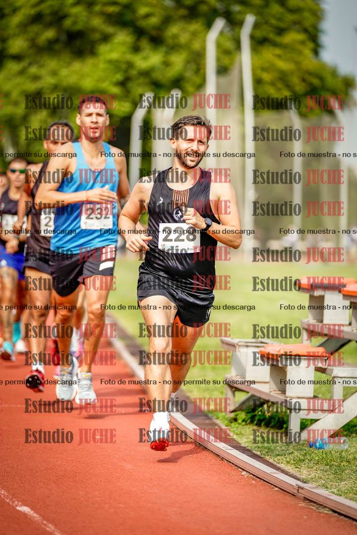 Fotos de los 3000 m llanos de varones