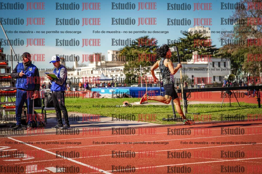 Fotos de los 800 m llanos de varones