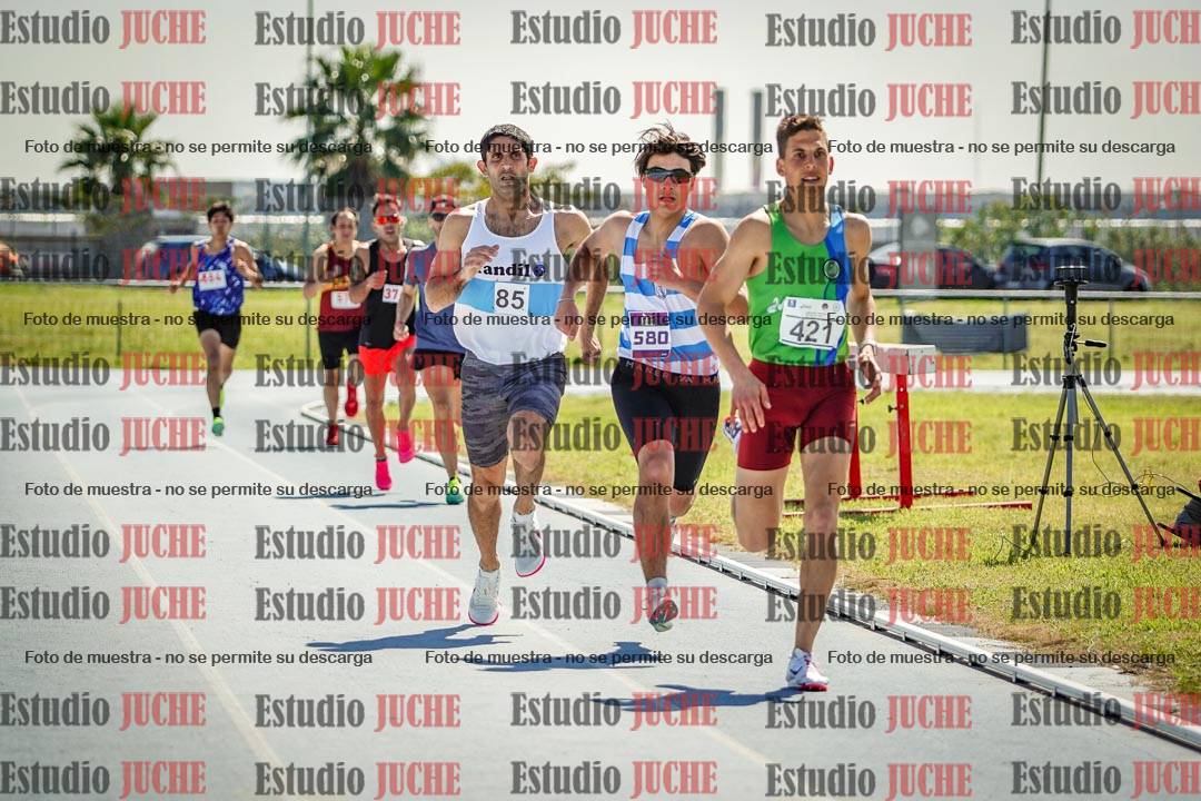 Fotos de los 800 m llanos de varones