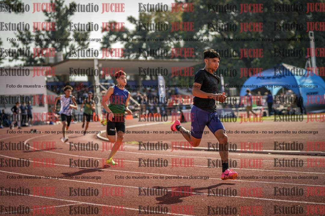 Fotos de los 400 m llanos de varones