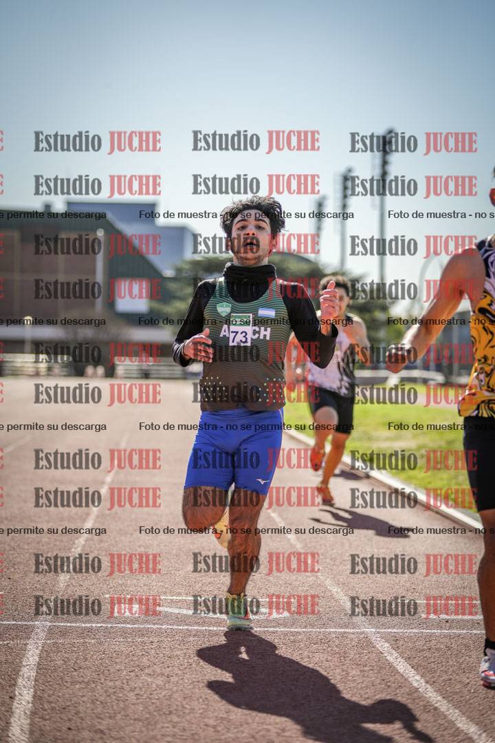 Fotos de los 800 m llanos de varones