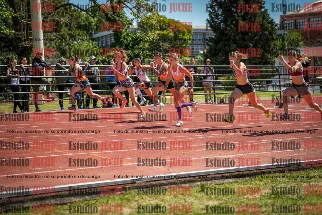 Fotos de los 100 m con vallas de mujeres