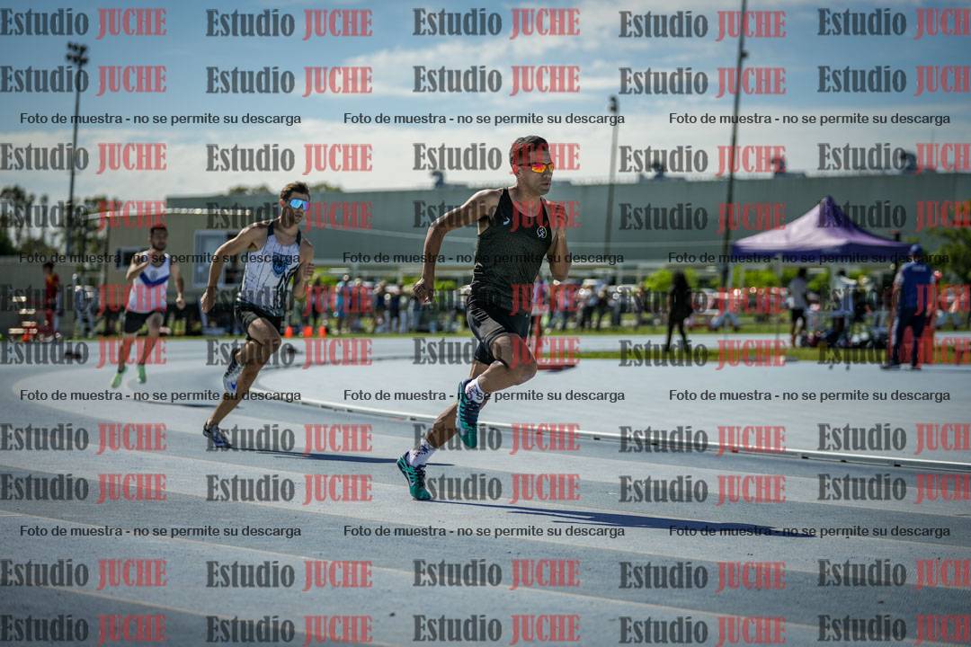 Fotos de los 400 m llanos de varones