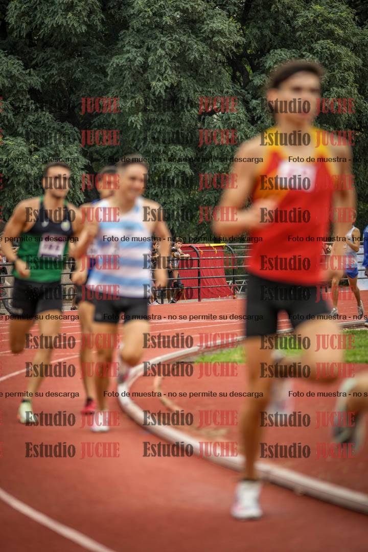 Fotos de los 800 m llanos de varones