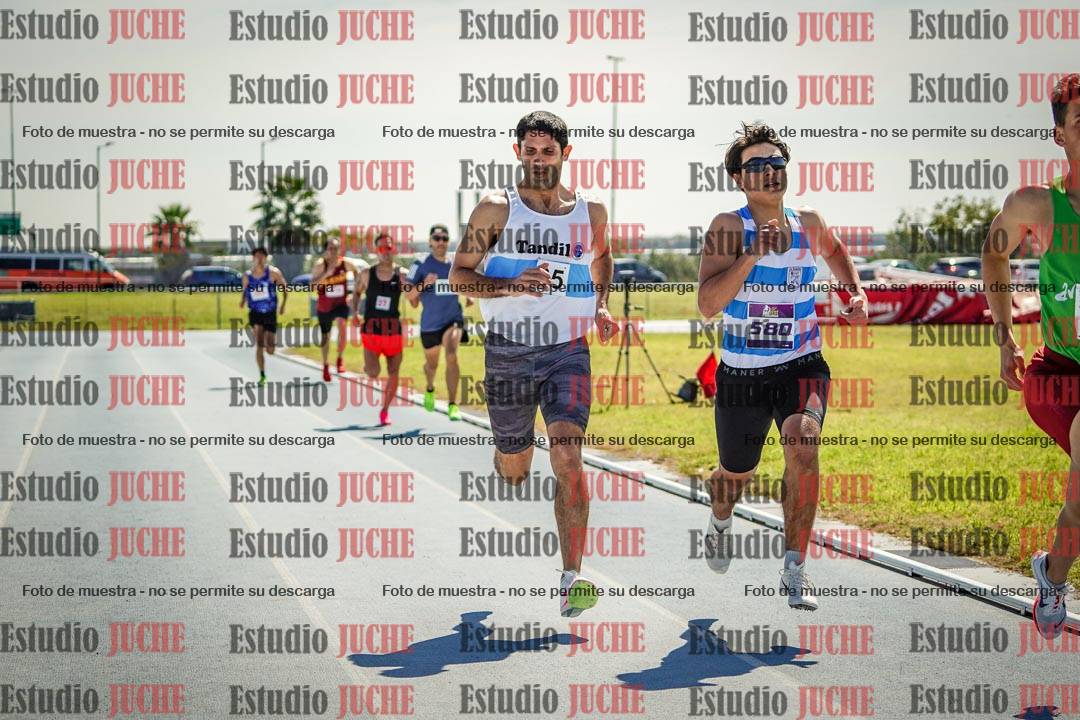 Fotos de los 800 m llanos de varones