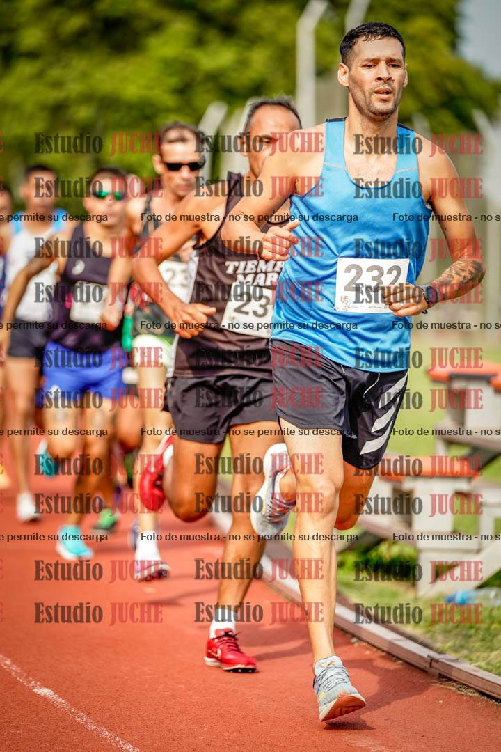 Fotos de los 3000 m llanos de varones