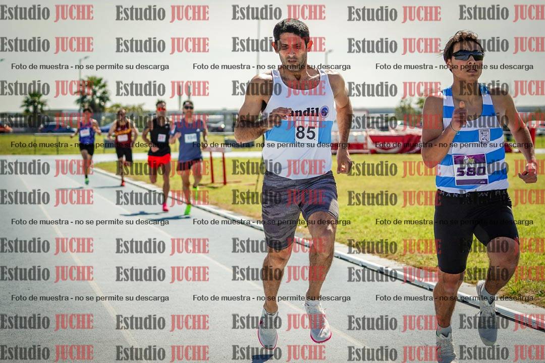Fotos de los 800 m llanos de varones
