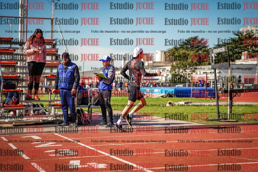 Fotos de los 800 m llanos de varones