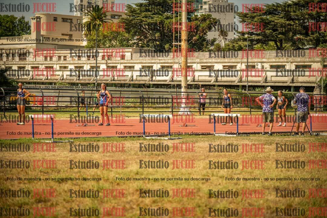 Fotos de los 295 m con vallas de mujeres