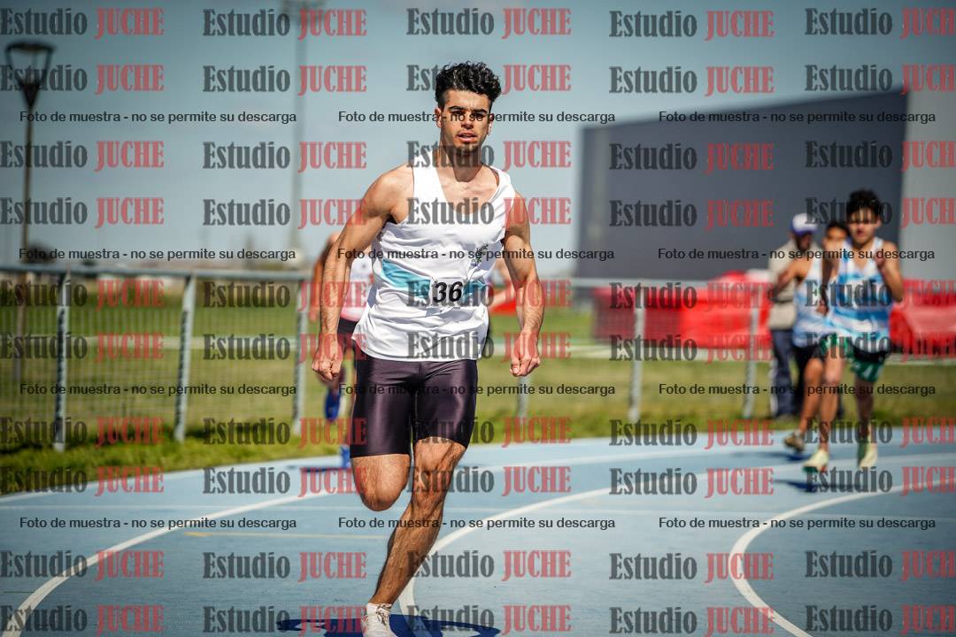 Fotos de los 800 m llanos de varones