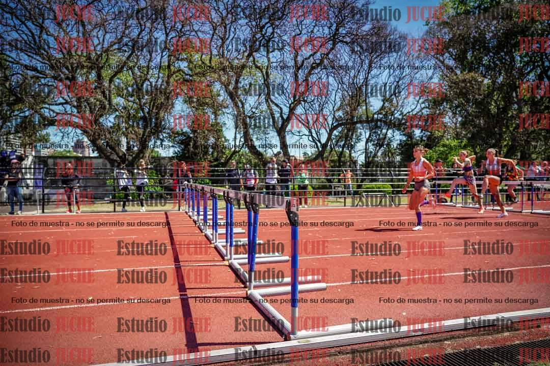 Fotos de los 100 m con vallas de mujeres