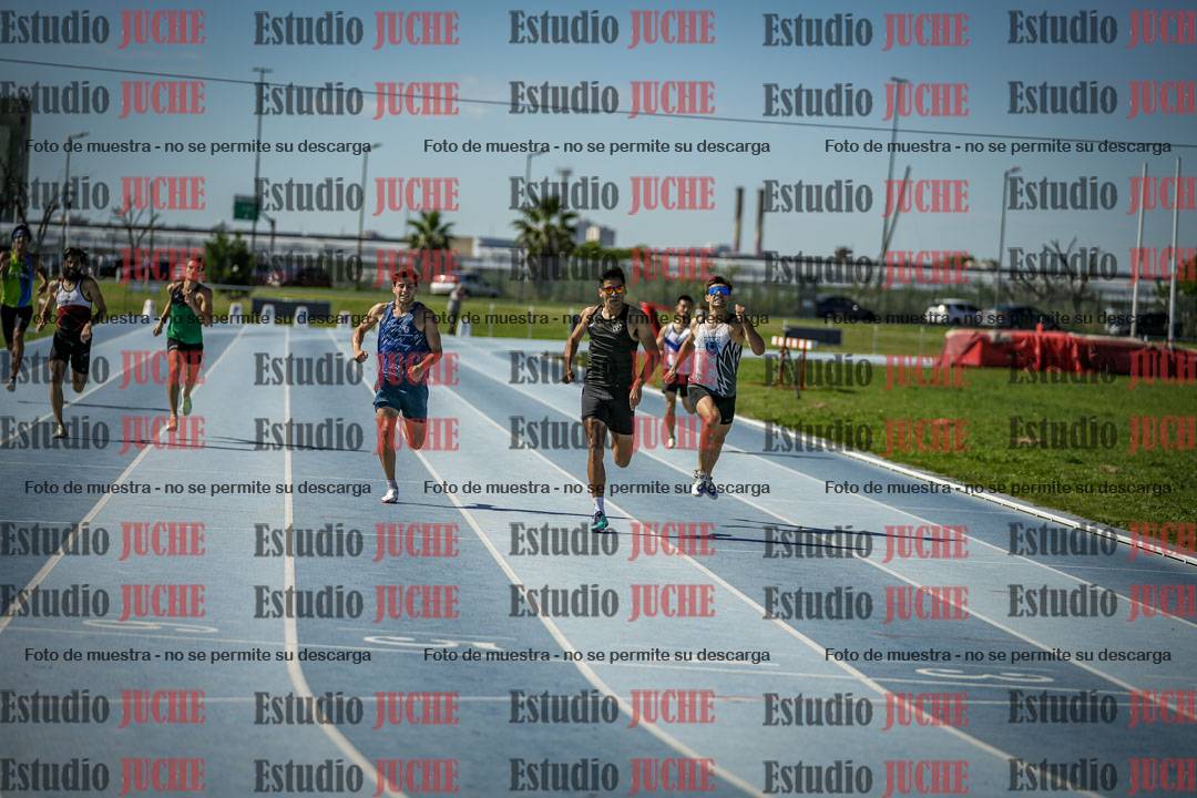 Fotos de los 400 m llanos de varones