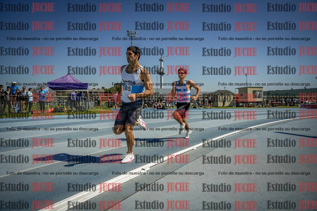 Fotos de los 800 m llanos de varones
