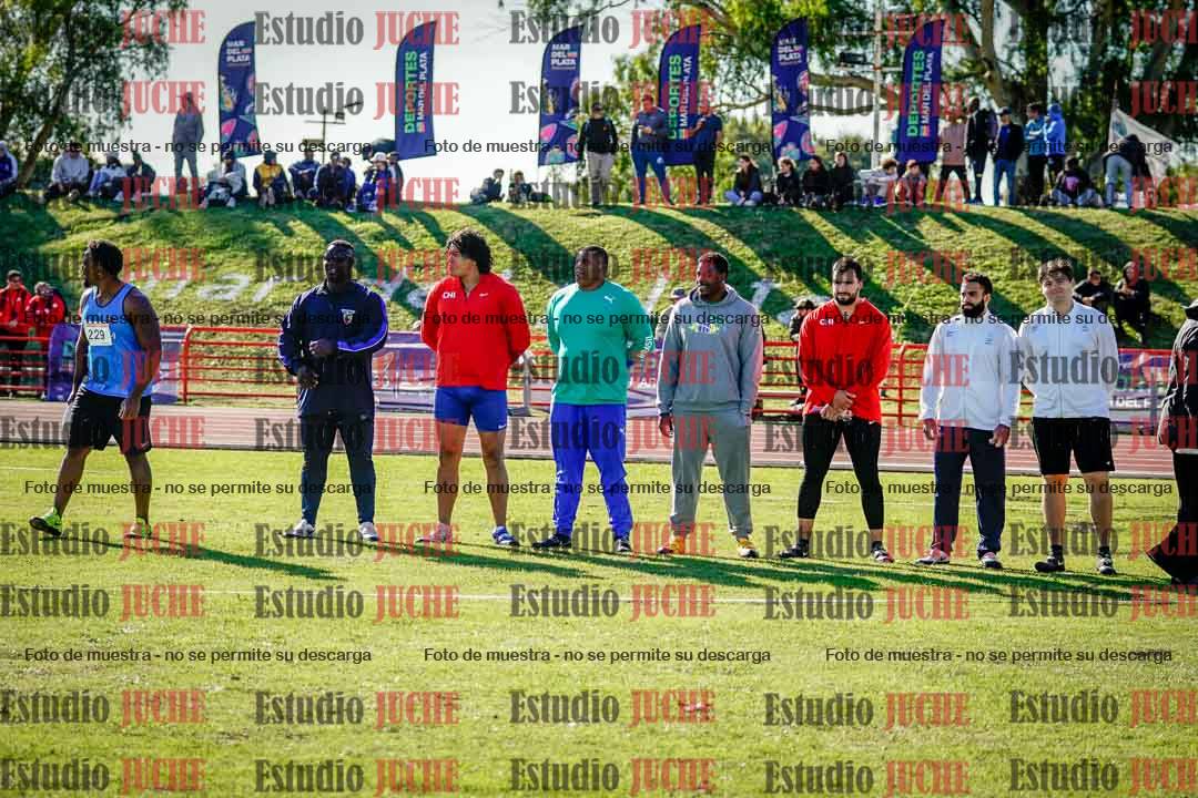 Fotos de algunos extras y podios del día 2