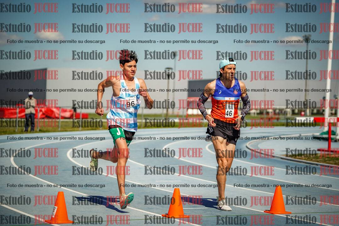 Fotos de los 800 m llanos de varones