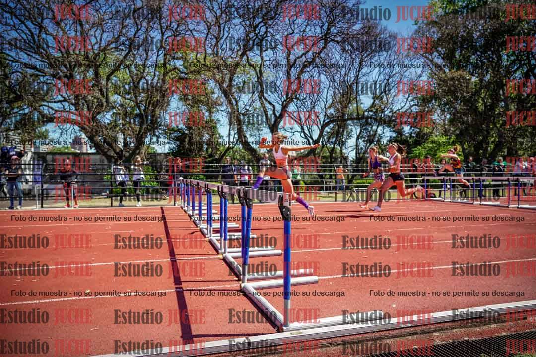 Fotos de los 100 m con vallas de mujeres
