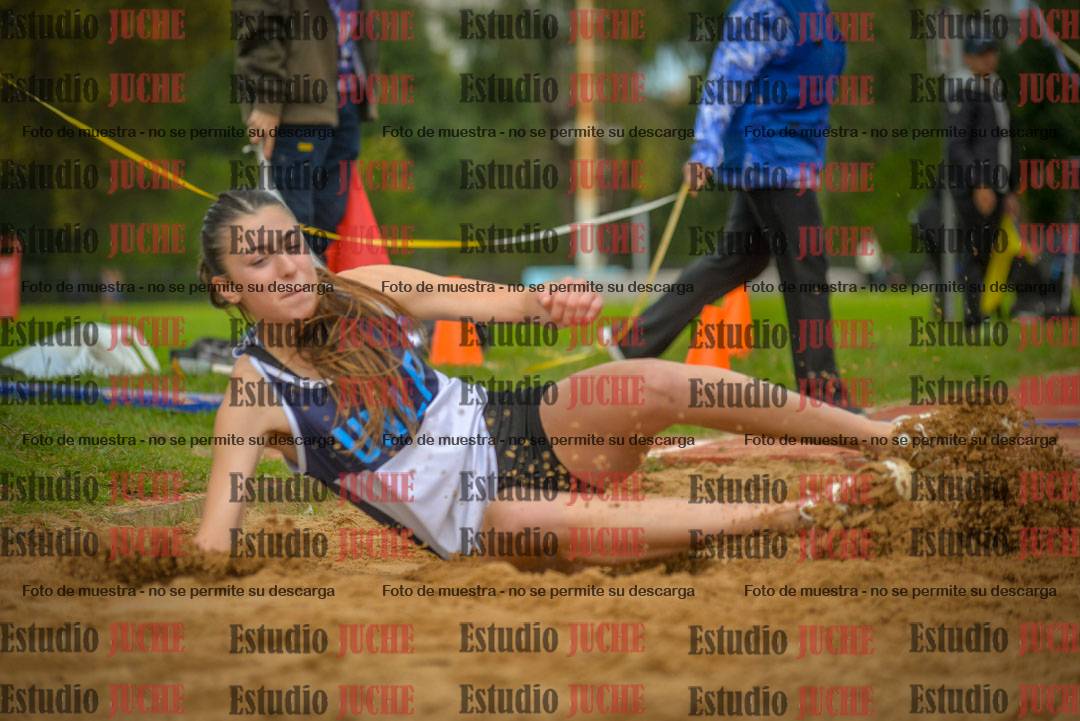 Fotos del salto en largo - mujeres mayores