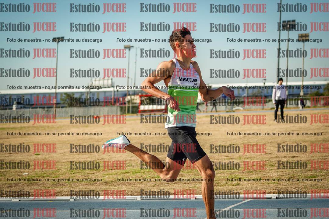 Fotos de los 400 m llanos de varones
