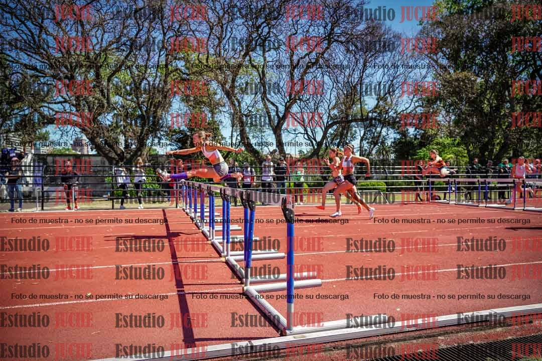 Fotos de los 100 m con vallas de mujeres