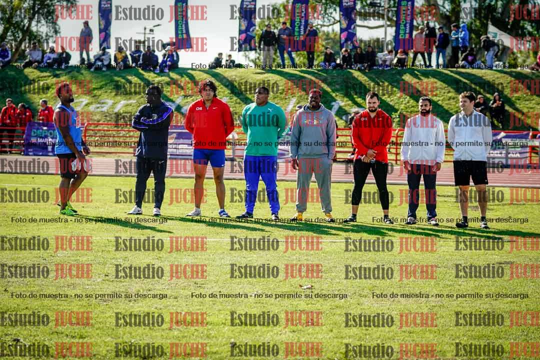 Fotos de algunos extras y podios del día 2