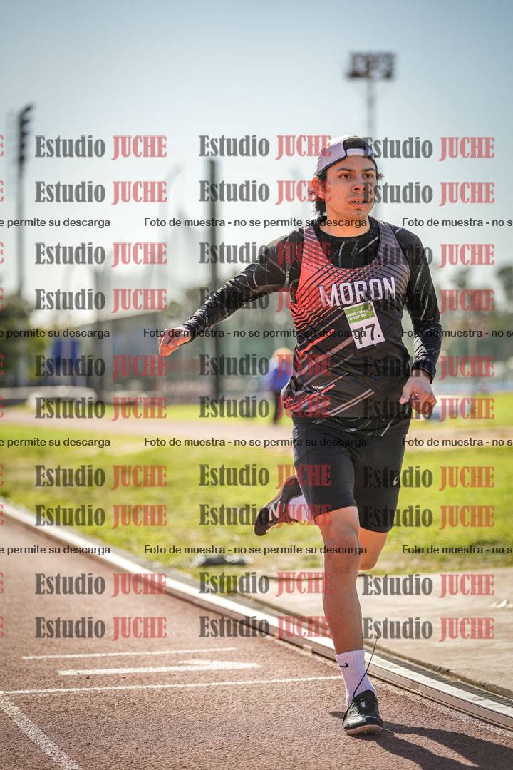 Fotos de los 800 m llanos de varones