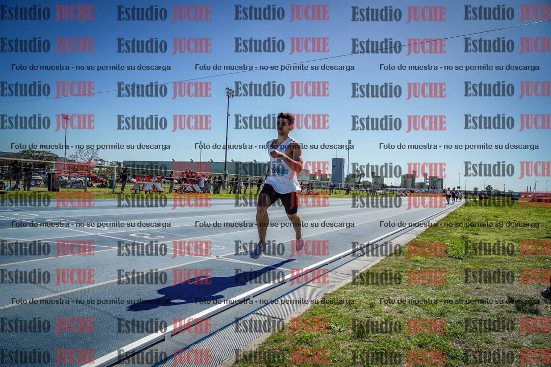 Fotos de los 800 m llanos de varones
