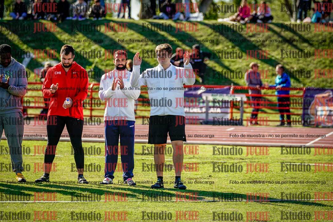 Fotos de algunos extras y podios del día 2