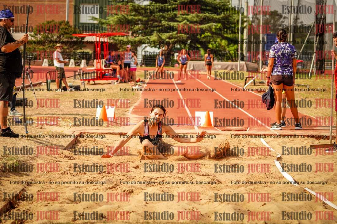 Fotos del salto en largo de mujeres