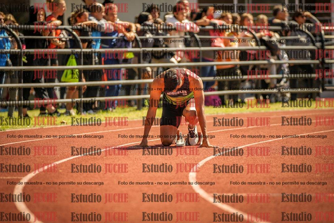 Fotos de los 400 m llanos de varones